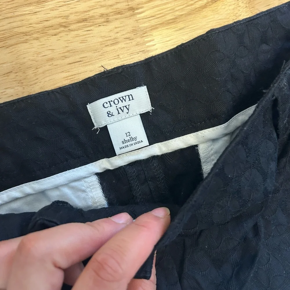 Crown & Ivy Shelby Scalloped Shorts Sz 12 - Picture 5 of 6